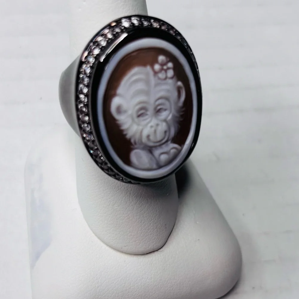 AMEDEO Monkeydeo 25mm Shell Cameo Ring Size 7